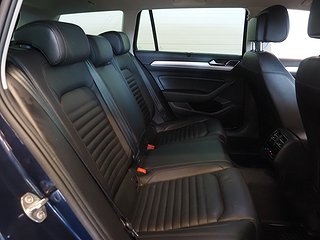 Kombi Volkswagen Passat 18 av 23