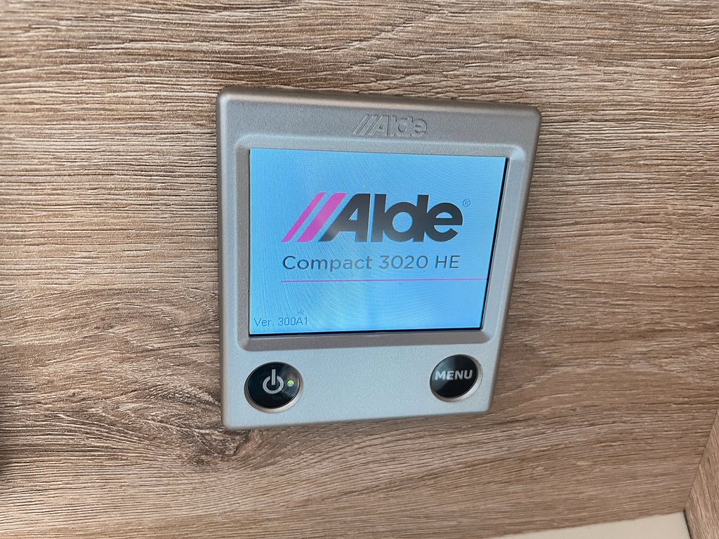 Eura Mobil Profilia RS 730 EB /ALDE/Solcell/L-bädd/Badrum bak - Eura Mobil
