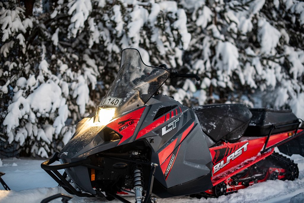 Arctic Cat BLAST M4000 LONGTRACK 146" FINT SKICK HEMLEVERANS  