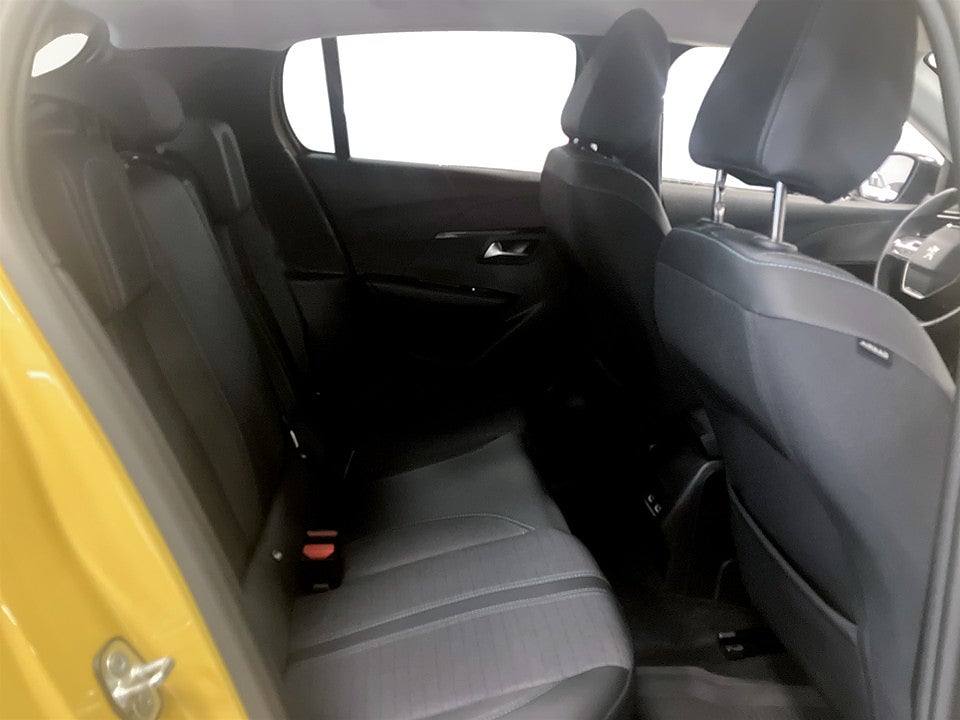 Bild på Peugeot 208 Allure Pack 1.2 PT 100hk Aut B-KAMERA BACKSENSORER