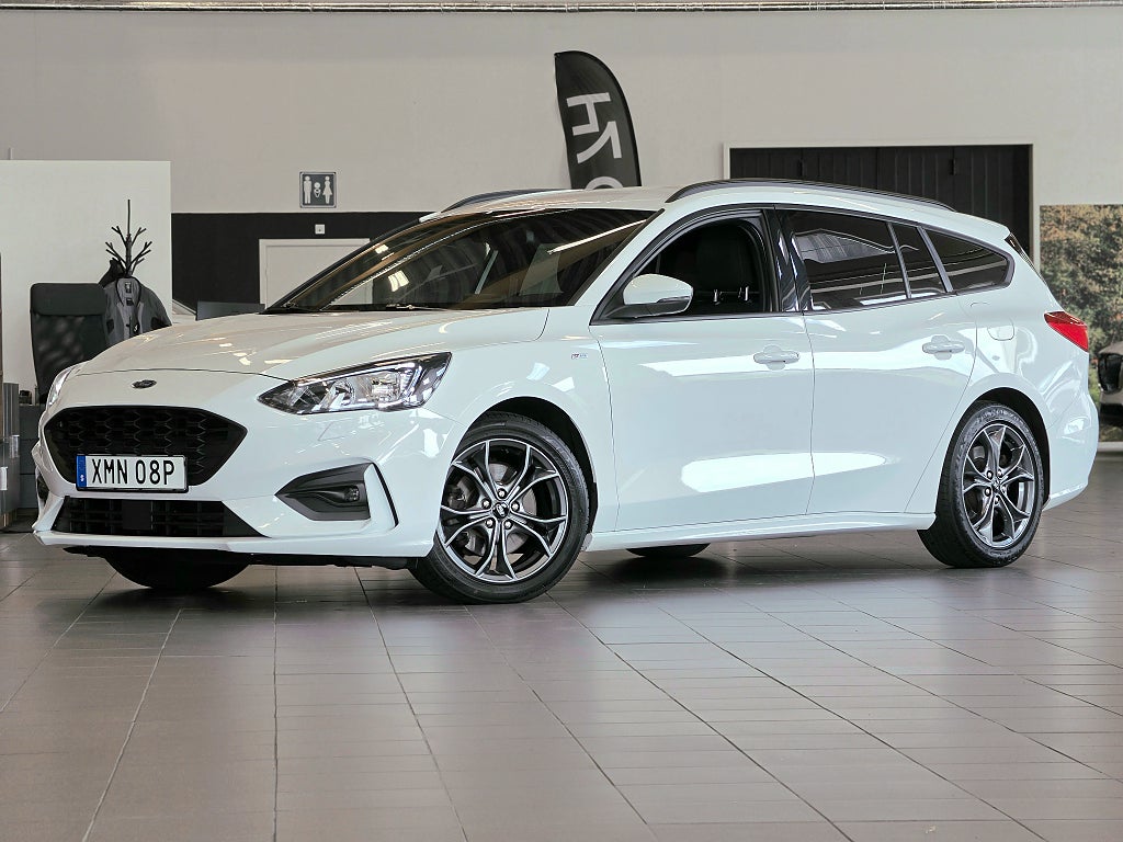 Ford Focus Kombi 1.0 ST-Line / Drag / Backkamera / Motorvärmare /