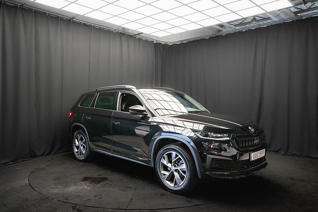 Skoda Kodiaq TDI 4x4 SPORTLINE 7-sits D-VÄRM DRAG KAMERA 1ÄGARE MOMS