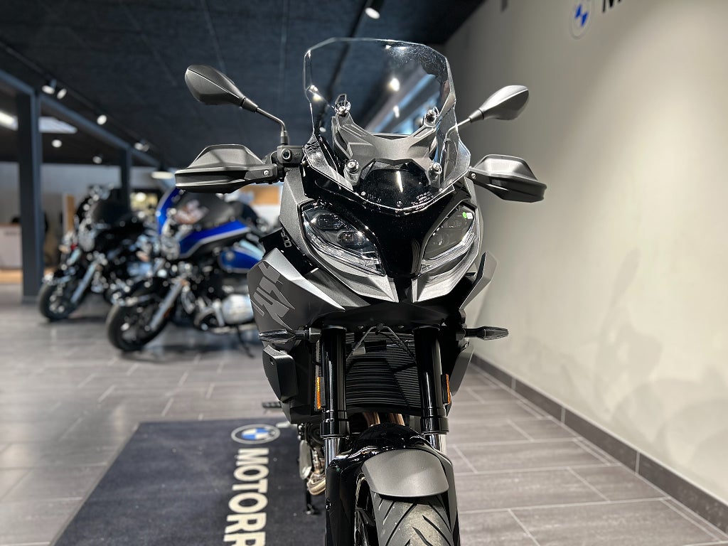 BMW F900XR/Kampanj sidoväskor på köpet!/Dynamic/Comfort
