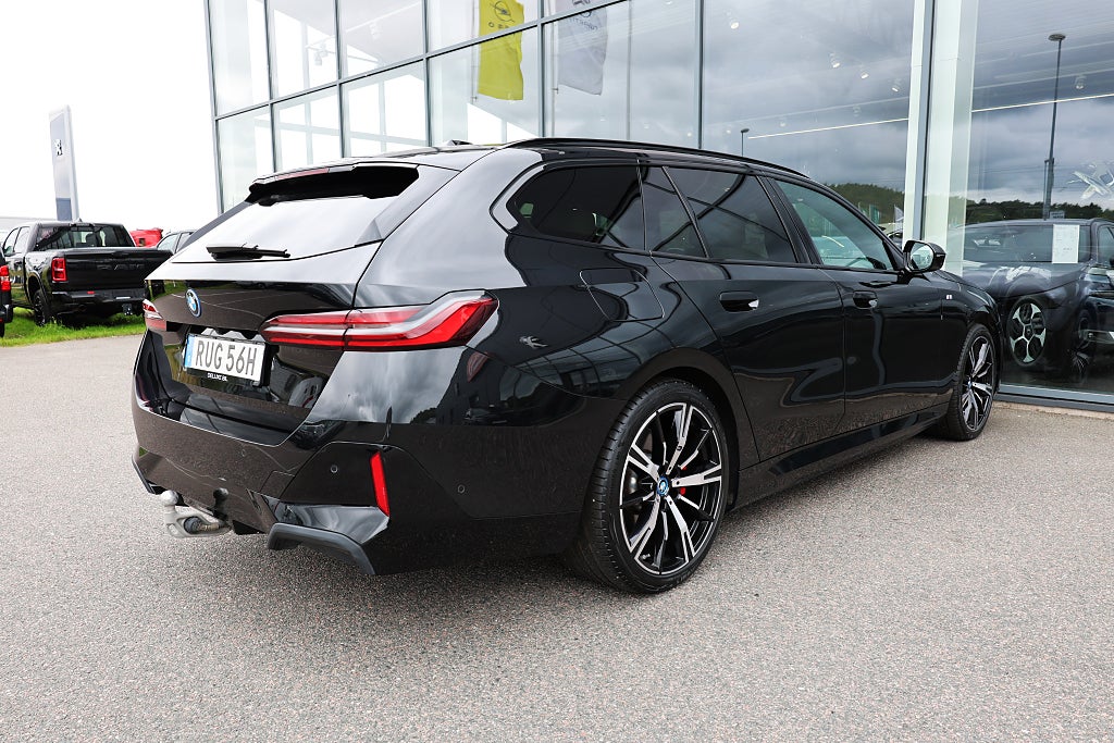 BMW 530e xDrive Touring M Sport Bowers & Wilkins