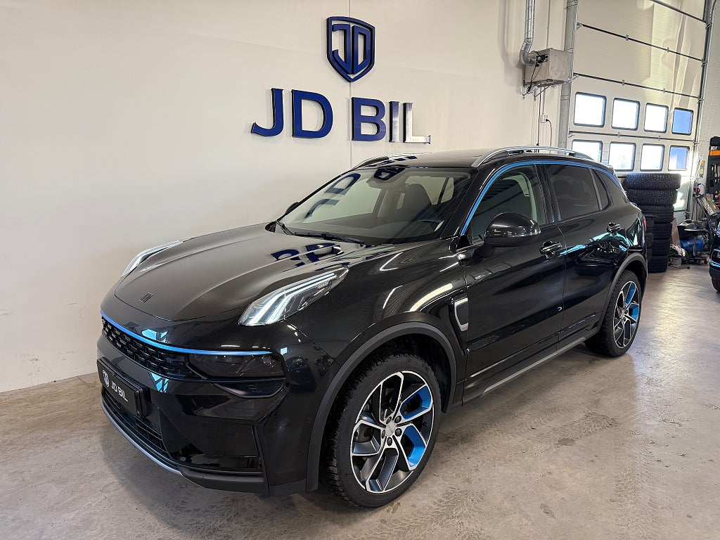 Lynk & Co 01 PHEV DCT Pano Bkamera Navi 261hk