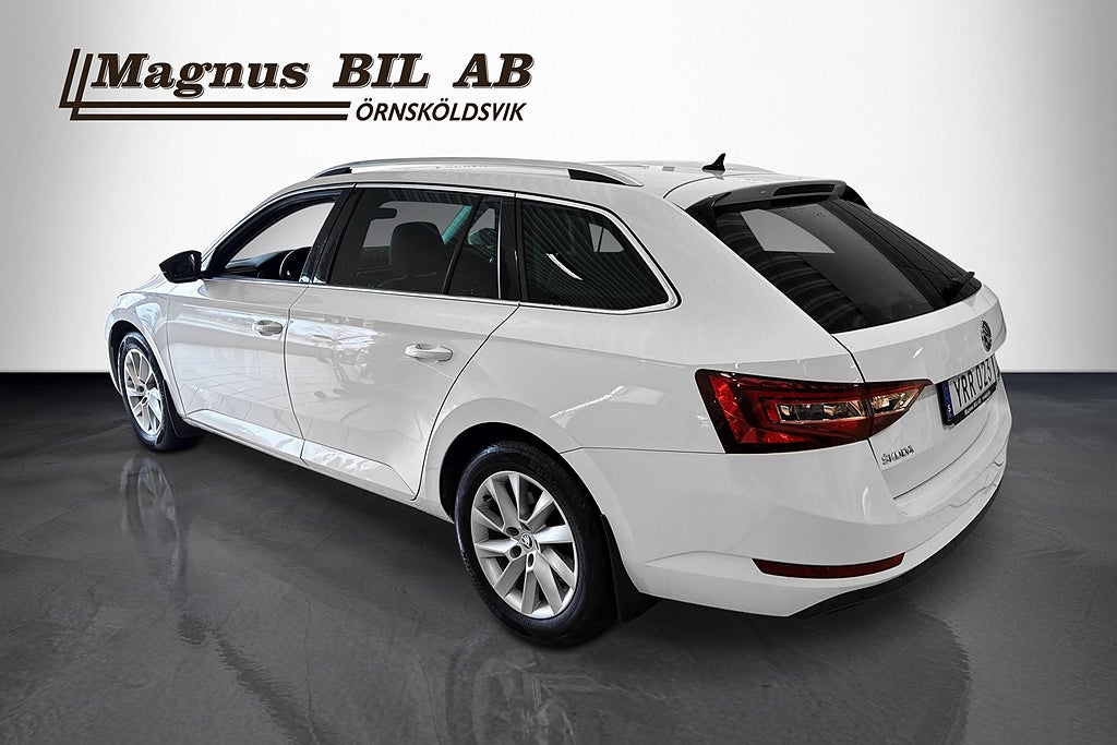 Skoda Superb Kombi 2.0 TDI 4x4 SCR Business Edi Drag Kamera Värmare  miniatyr 4