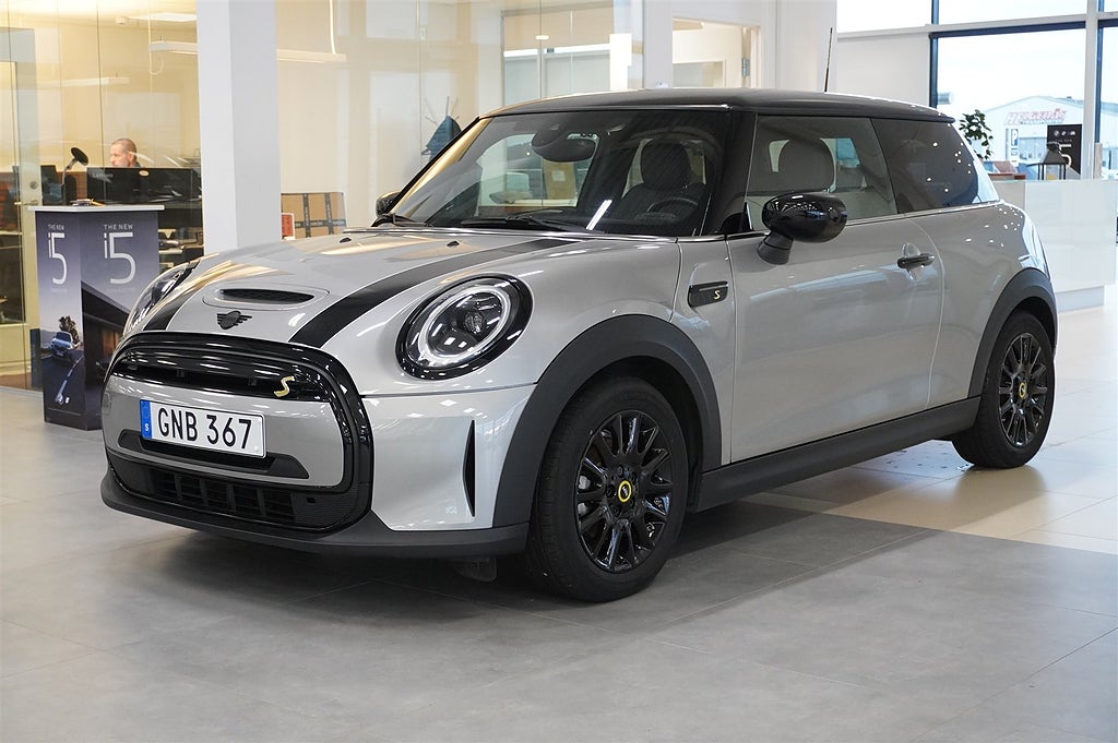 MINI Cooper 3,65% ränta SE Navi CarPlay PDC LED Tonade