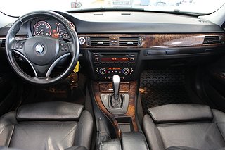Kombi BMW 330 10 av 20
