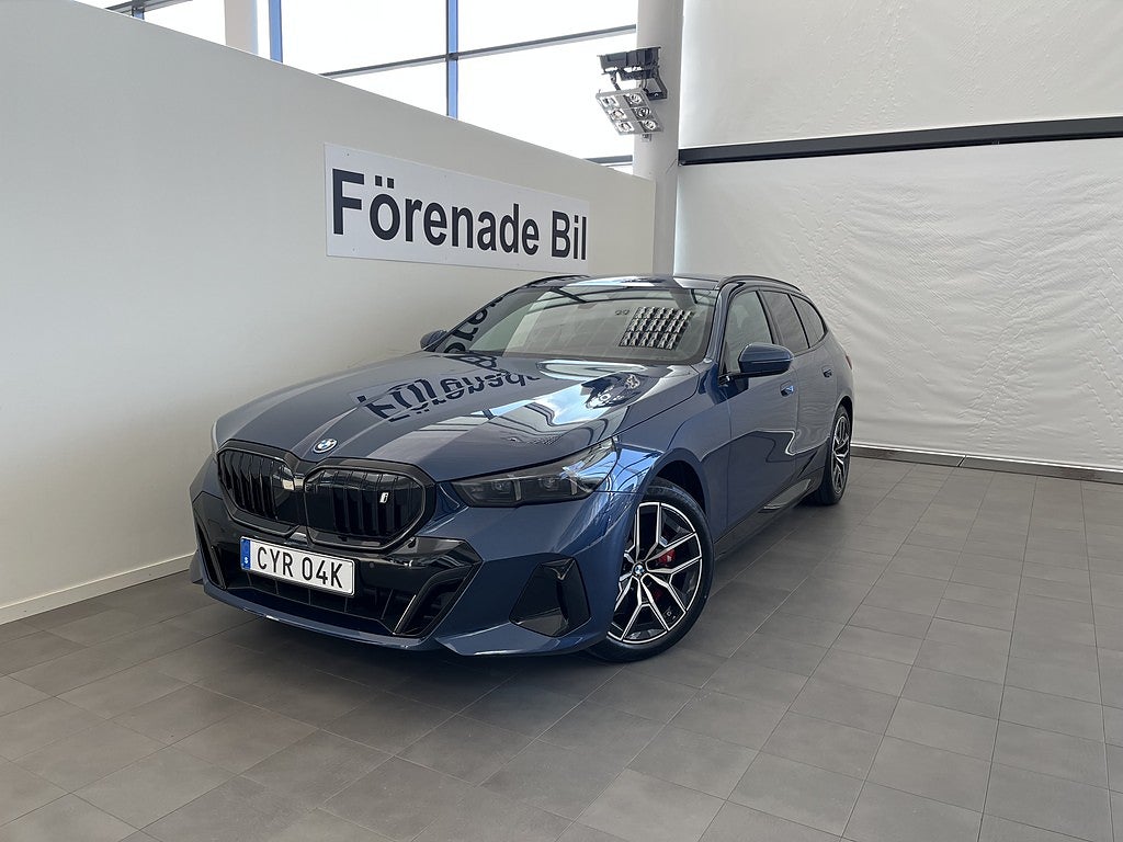 BMW i5 xDrive40 Touring M Sport Pro Dragkrok B&W 19" Rattvärme