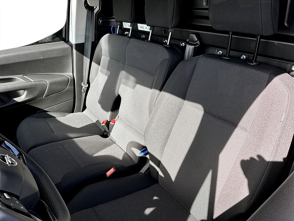 Bild på Opel Combo 130hk Aut L2 - EDITION! VÄRMARE & DRAGKROK INGÅR!