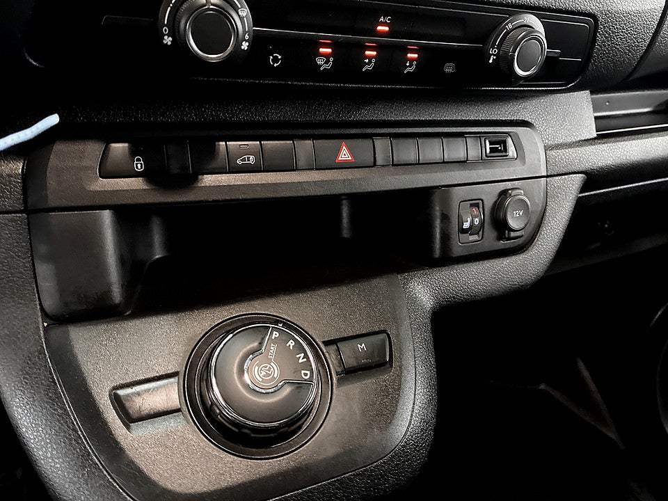 Bild på Opel Vivaro Business 2.0 BHDi 145hk Aut L3 B-KAMERA WEBASTO DRAG