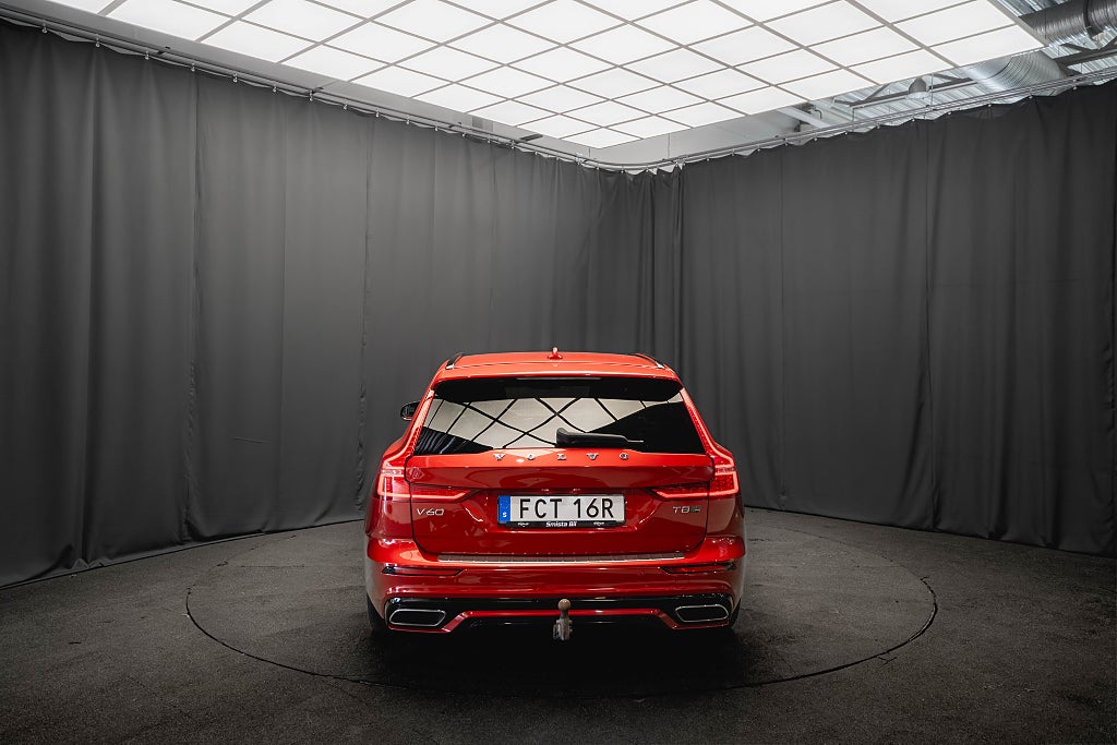 Volvo V60 T8 Recharge AWD R-Design DRAG LÄDER 360 H/K HUD El-Stol