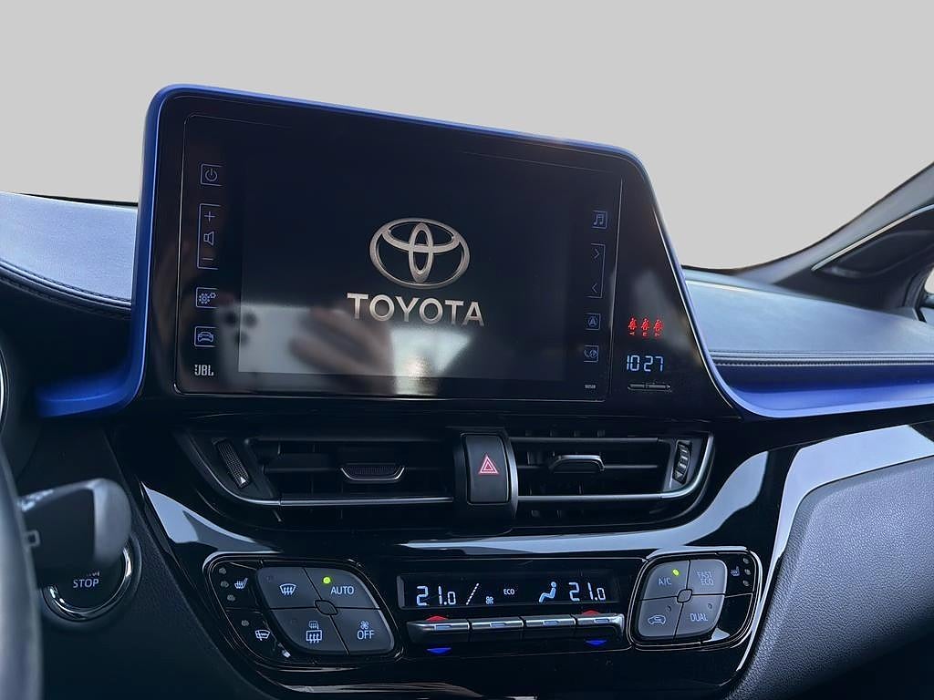 Toyota C-HR 2017 - miniatyr 14