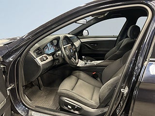 BMW 520d xDrive Touring M Sport Kamkedja/M-Värmare/S&V-Däck – bild 7