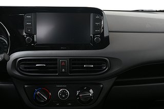 Halvkombi Hyundai i10 9 av 17