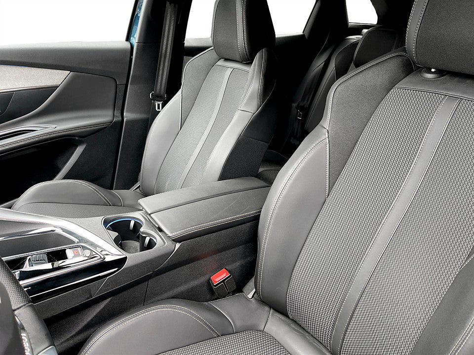 Bild på Peugeot 3008 GT 1.2 PT 130hk Aut B-KAMERA CARPLAY NAVI