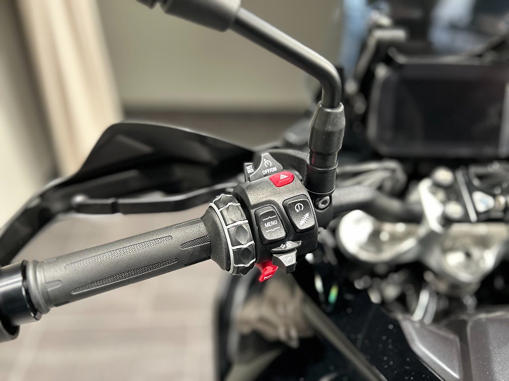 BMW F900XR/Kampanj sidoväskor på köpet!/Dynamic/Comfort