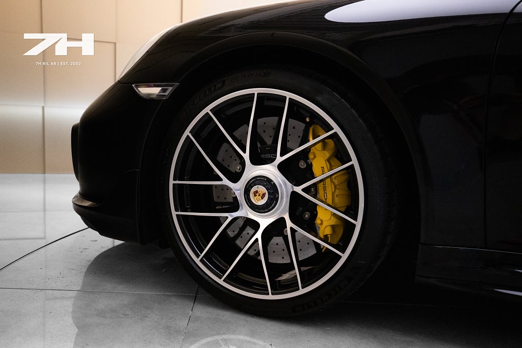 Porsche 911 Turbo S 991 Turbo S Cabriolet Aerokit / Burmester / PCCB / V
