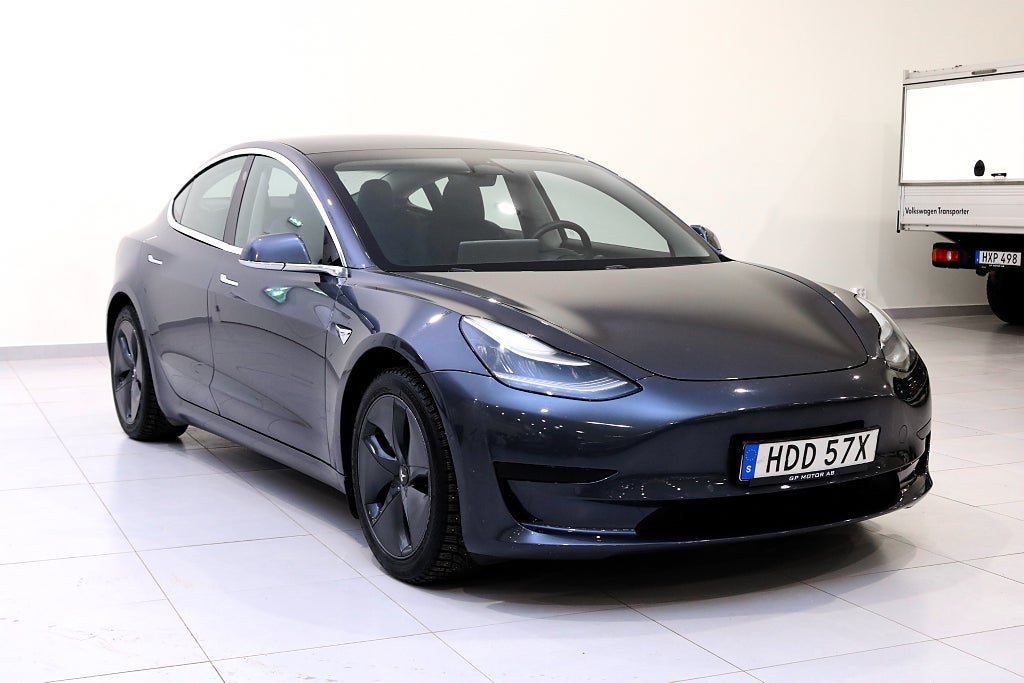 Tesla Model 3 Standard Range Plus / Panorama / Helskinn / MOMS 