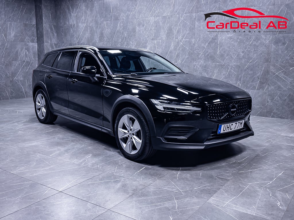 Volvo V60 Cross Country D4 AWD 190hk Geartronic Värmare Drag Navi Rattvärme VOC
