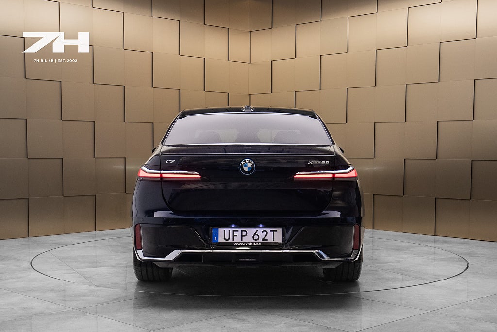 BMW i7 xDrive60 Individual M Sport / B&W / Massage / SkyLounge