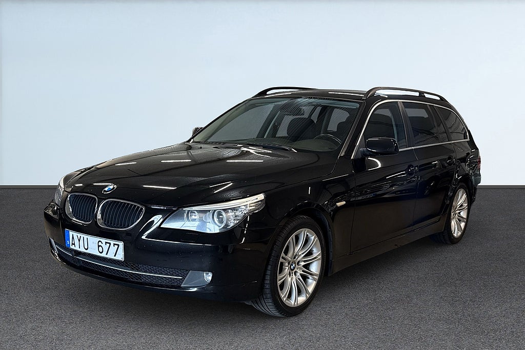 BMW 520i Touring  M-sport fälgar * 12.787 Mil * Manuel 