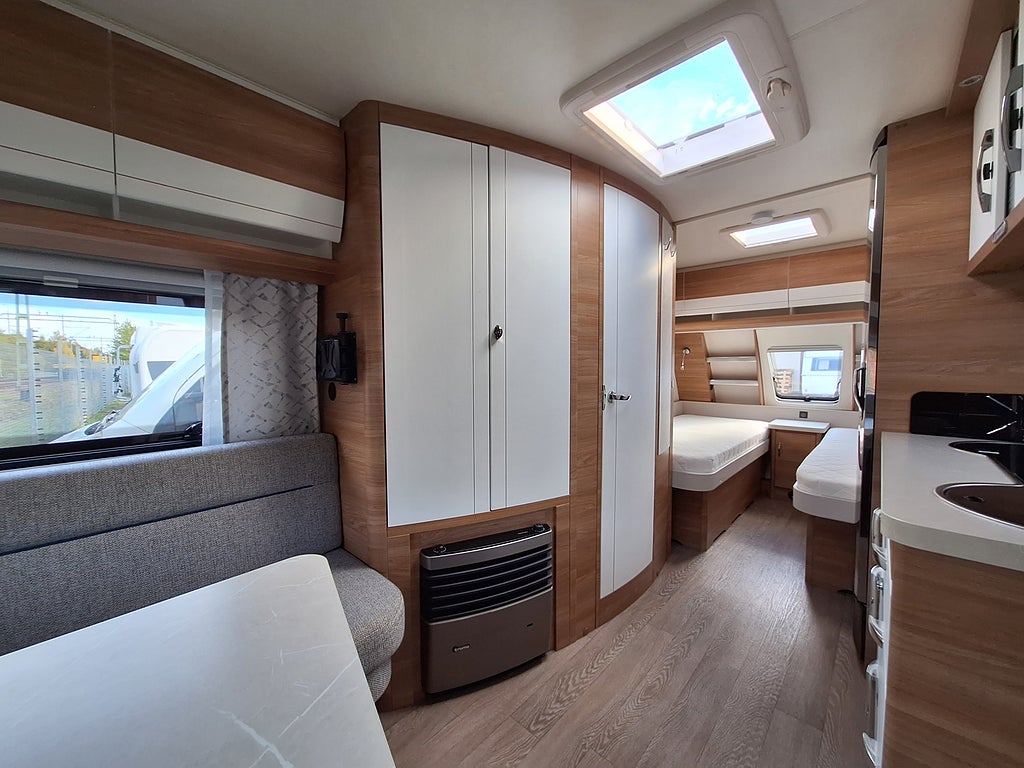 Hobby De Luxe 495 UL Långbädd, Tält
