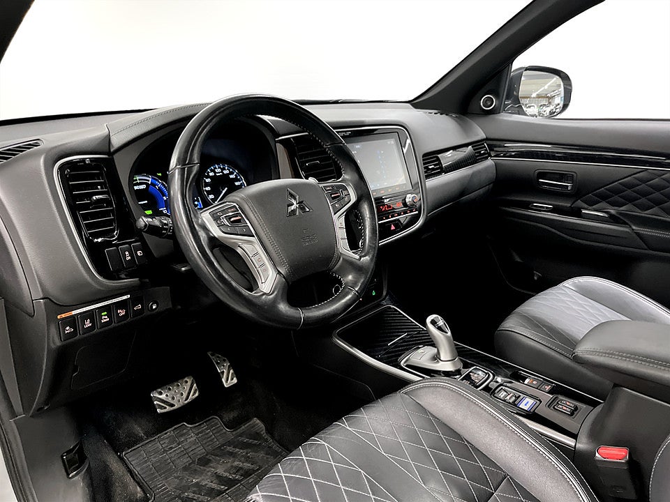 Bild på Mitsubishi Outlander S-Edition PHEV CVT 224hk Aut AWD B-KAMERA DRAG