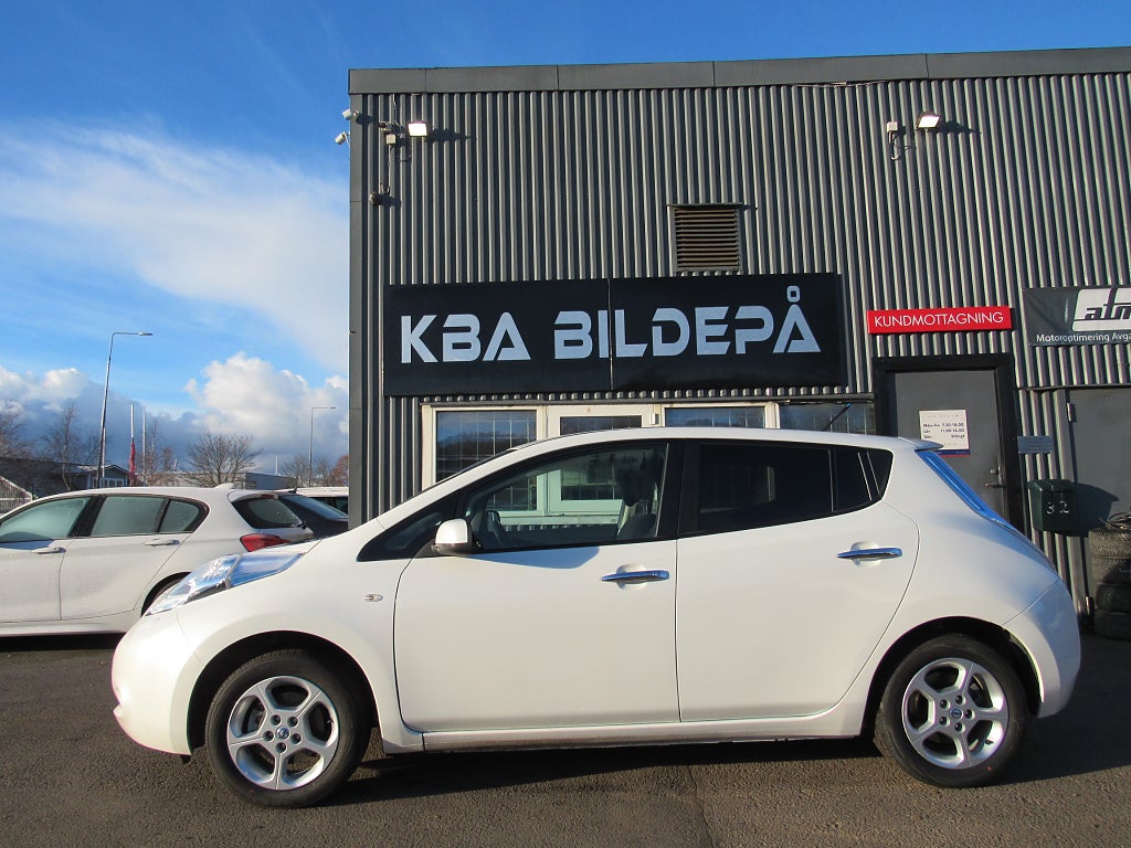 Nissan Leaf 24 kWh 109hk Backkamera Navigation 0%Ränta