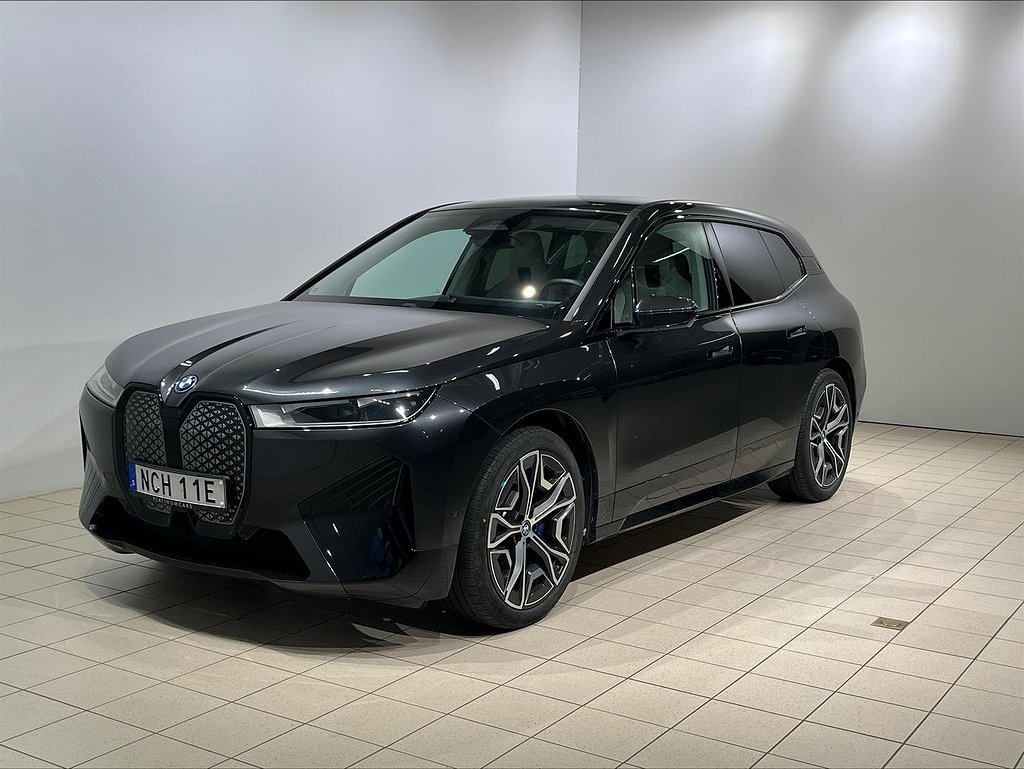 BMW iX xDrive40 Sport H K Tonade Kamera 2.95% Ränta