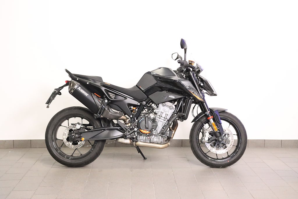 KTM 890 Duke Inkl. Akrapovic