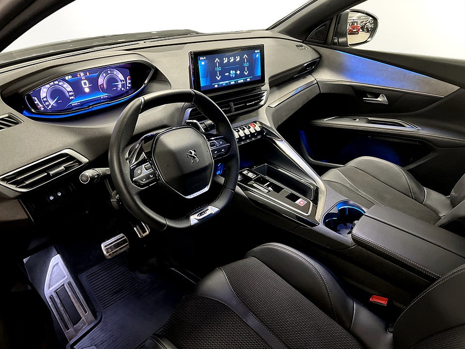 Bild på Peugeot 5008 GT 1.2 PT 130hk Aut 7-SITS B-KAMERA CARPLAY