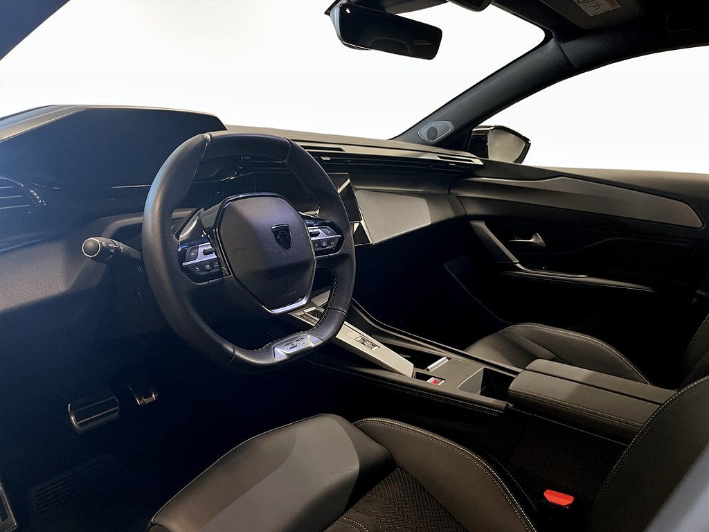 Bild på Peugeot 308 GT 5D 1.2 PT 130hk Aut - B-KAMERA, CARPLAY