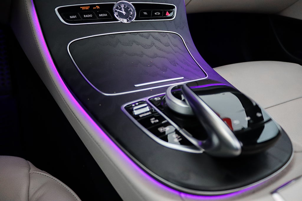 Mercedes-Benz E 300 de PLUG-IN AMG Pano Burmester 3D Widescreen Drag