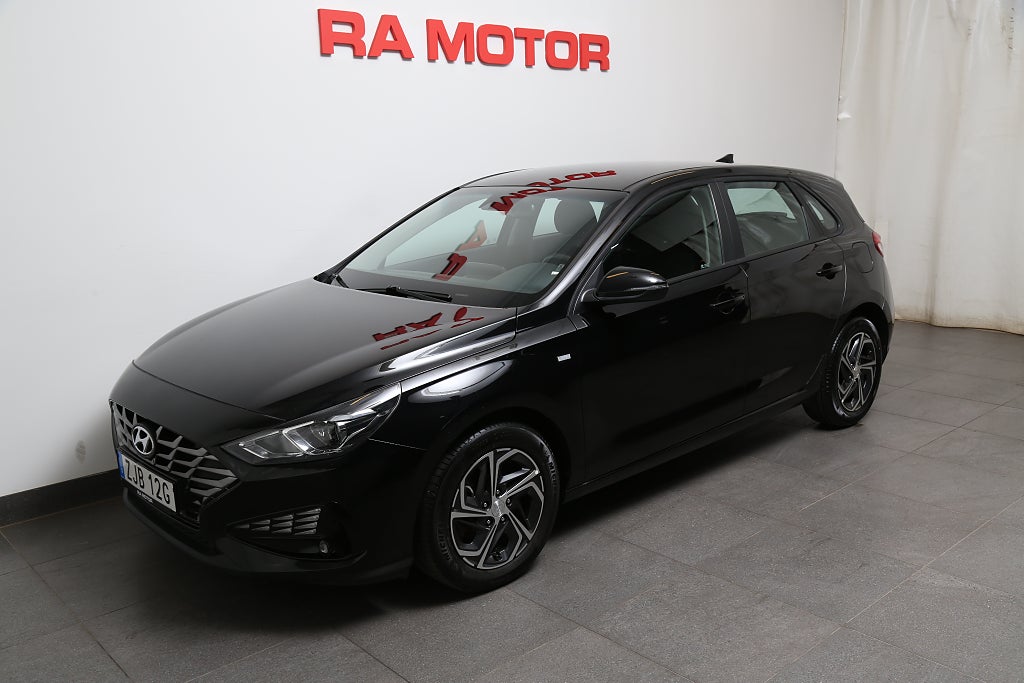 Hyundai i30 1,5 T-GDI 48V MHEV 159hk Essential Aut Drag Nybilsg 2022