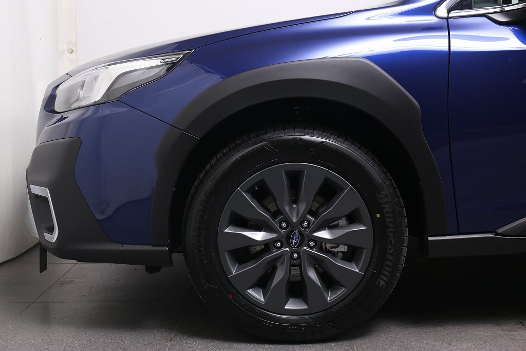 Subaru Outback Limited|  3 fria Service.