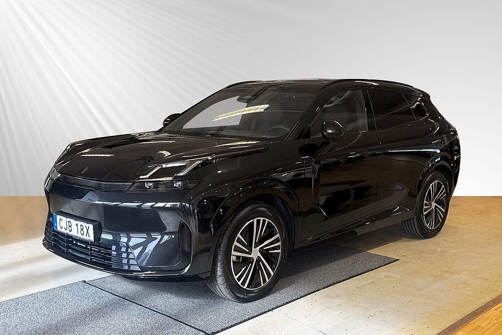 Lynk & Co 08 Core PHEV