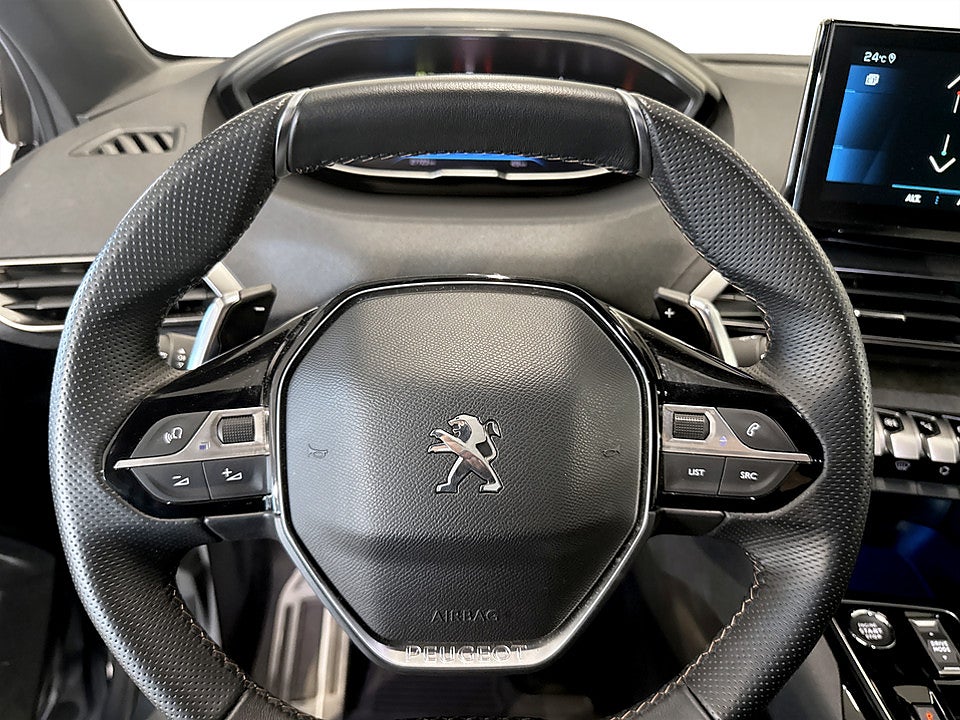 Bild på Peugeot 5008 GT Black Pack 1.2 PT 130hk Aut 7-SITS B-KAMERA