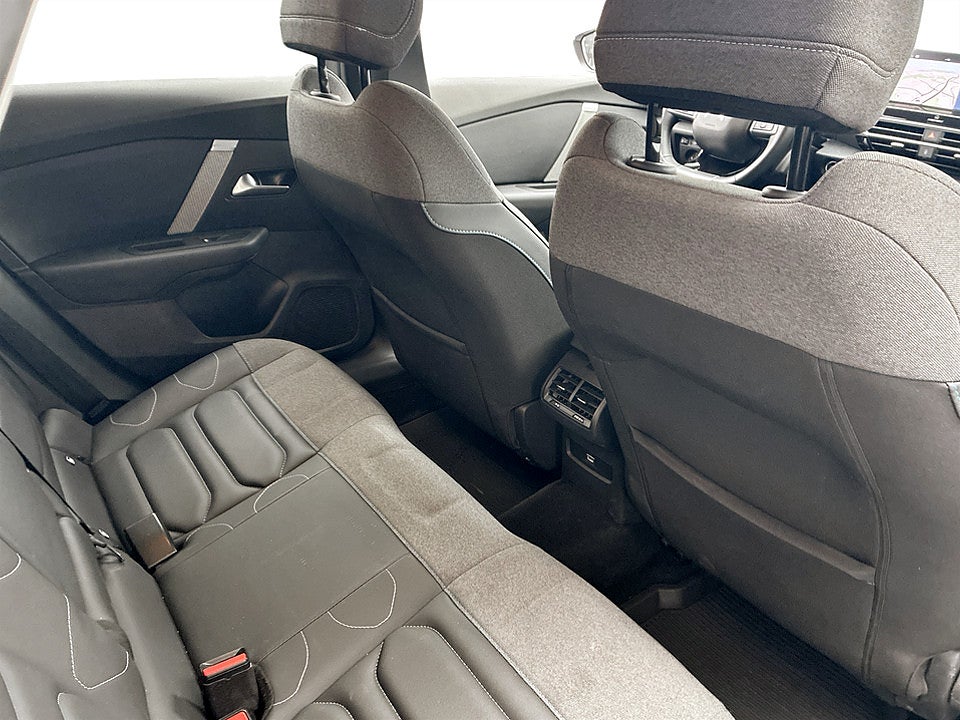 Bild på Citroen C4 Shine 1.2 PT 131hk Aut B-KAMERA CARPLAY