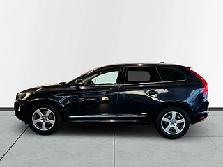 Volvo XC60 D4 AWD Aut Summum Dvärm/Skinn/SoV/BLIS/Ad.Fhåll/Navi