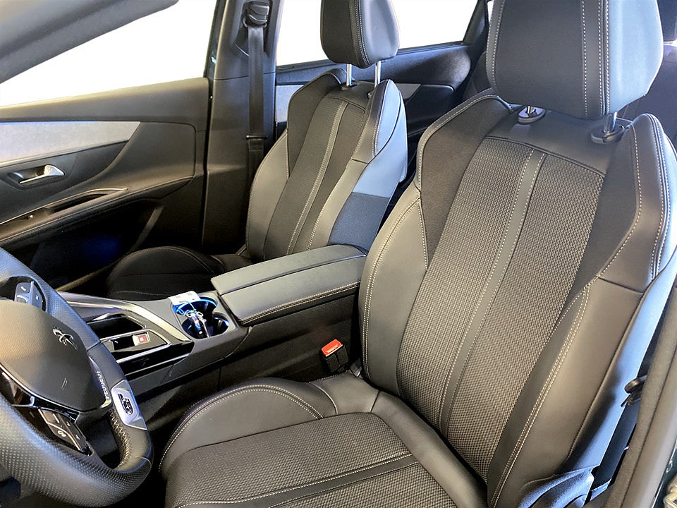 Bild på Peugeot 5008 GT 1.2 PT 130hk Aut 7-SITS B-KAMERA CARPLAY