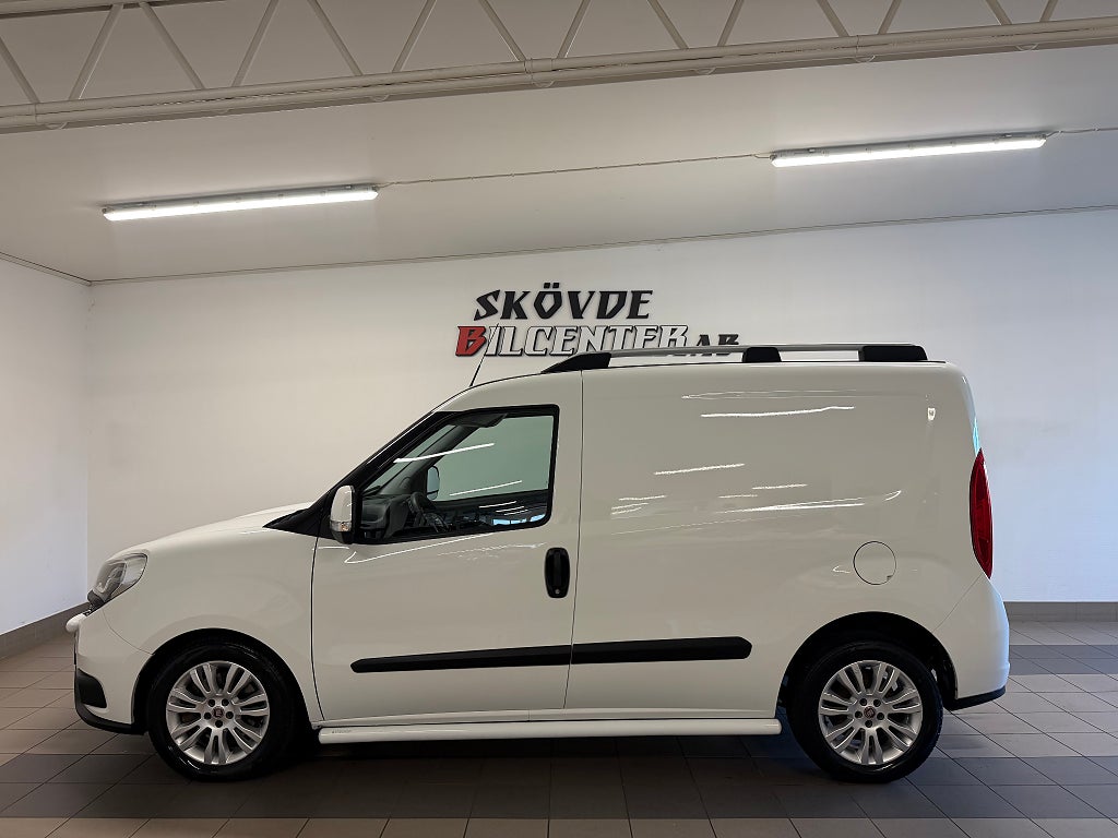Fiat Doblò 2.0 Multijet/BiancoTorro/6-Växlad/GPS/Drag/Farthållare