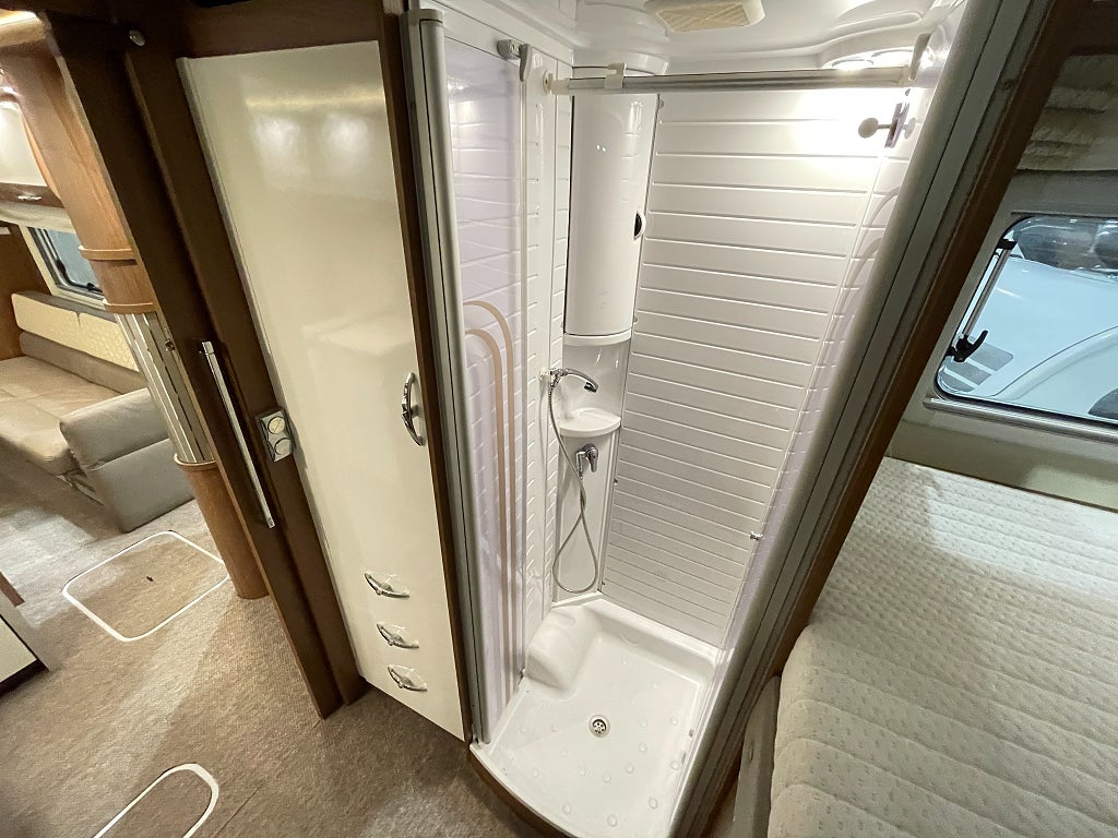 Bürstner Argos 747 /ALDE / Hyd-stöd / AC / Drag / Litium / Inverter / Aut - Bürstner