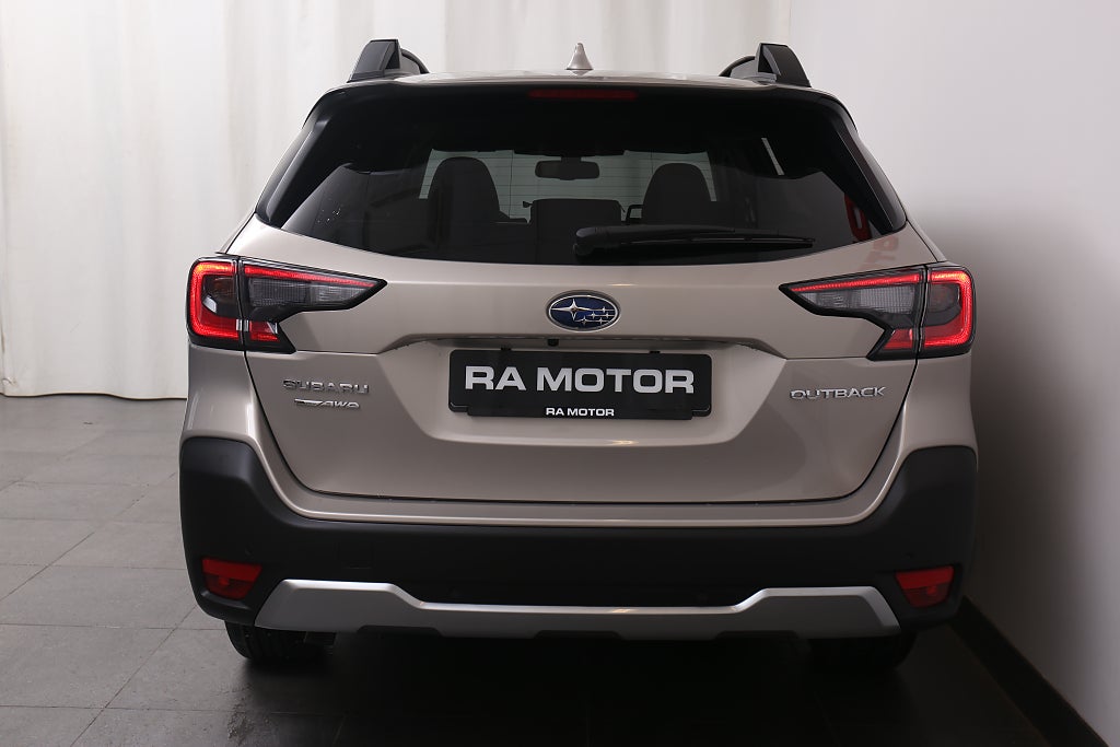 Subaru Outback Limited| 3 fria Service.