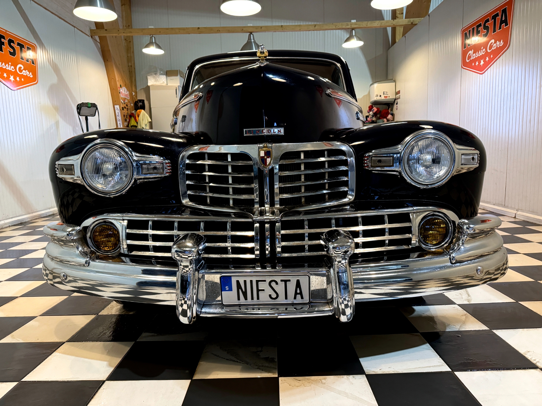 Lincoln Premiere H-Series Club Coupe 1946, bild 4/58
