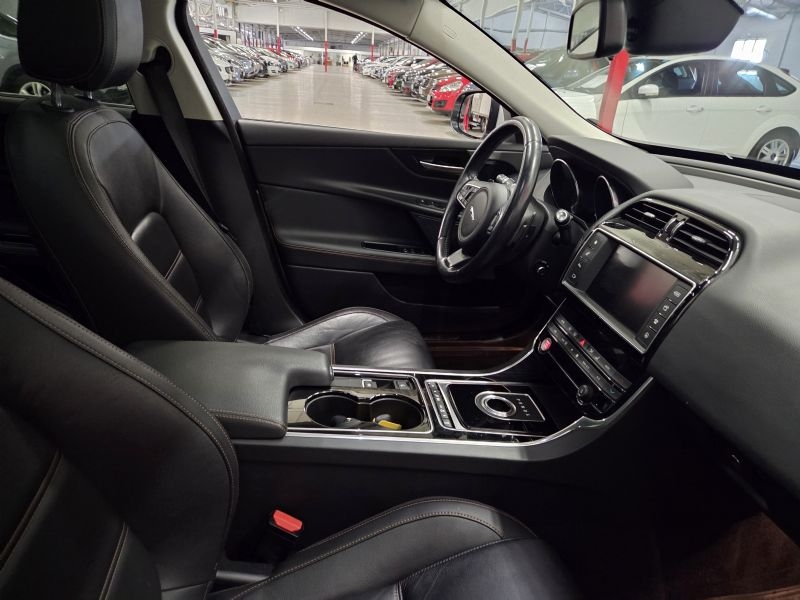 Jaguar XE 2015, bild 4/34