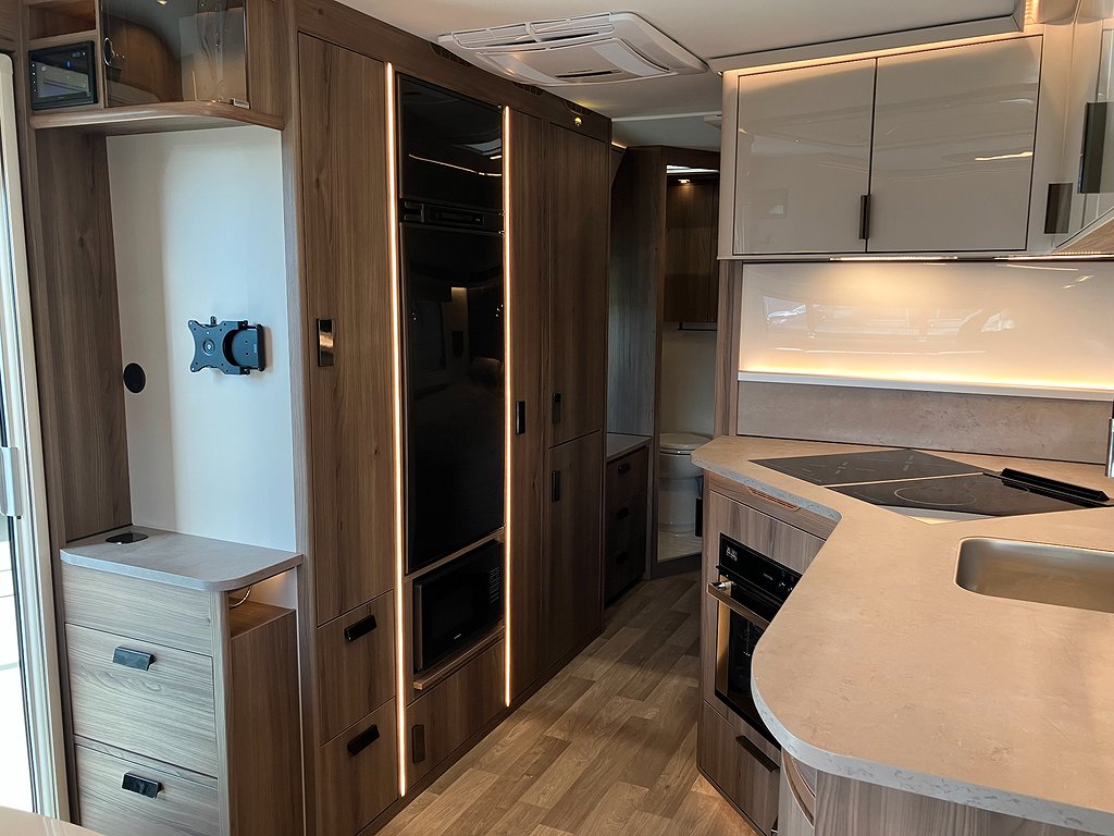 Kabe Imperial 600 XL KS / Kök i vinkel / AC / Läder / C-damm - Kabe