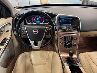 SUV Volvo XC60 8 av 12