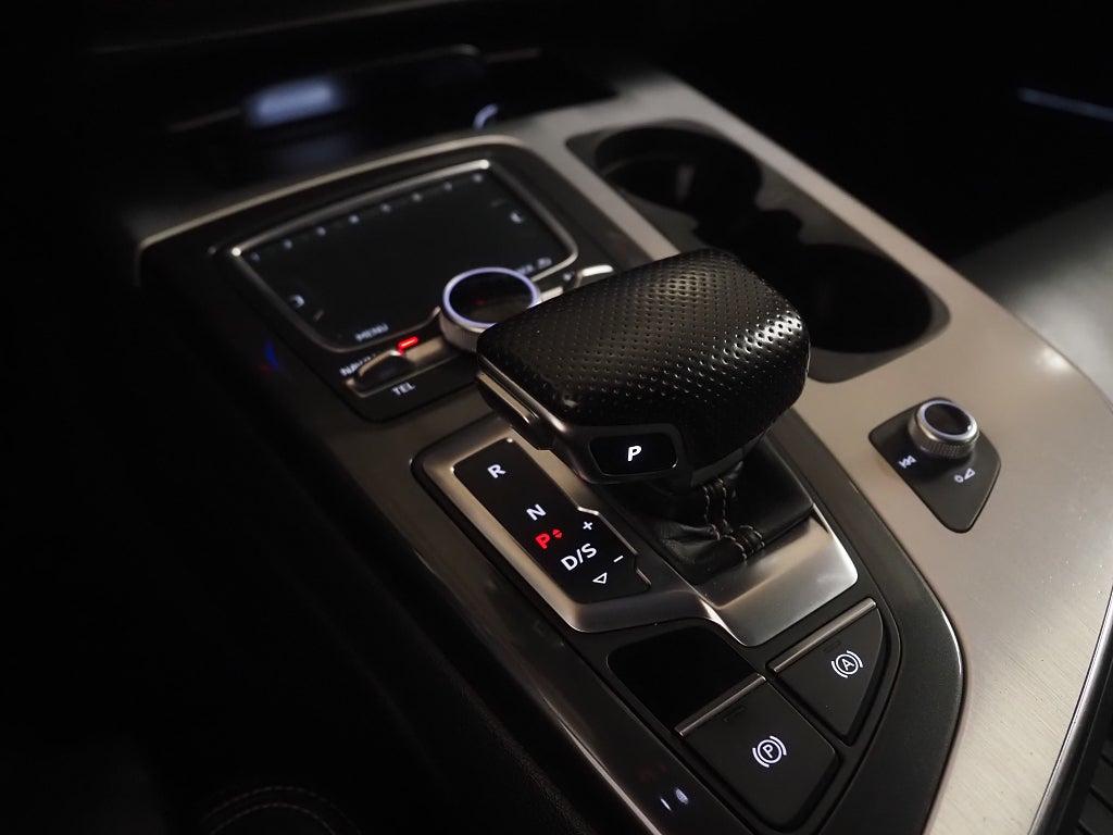 Audi Q7 3.0 TDI V6 272hk Quattro S Line 7-Sits Cockpit Bose Drag 2016