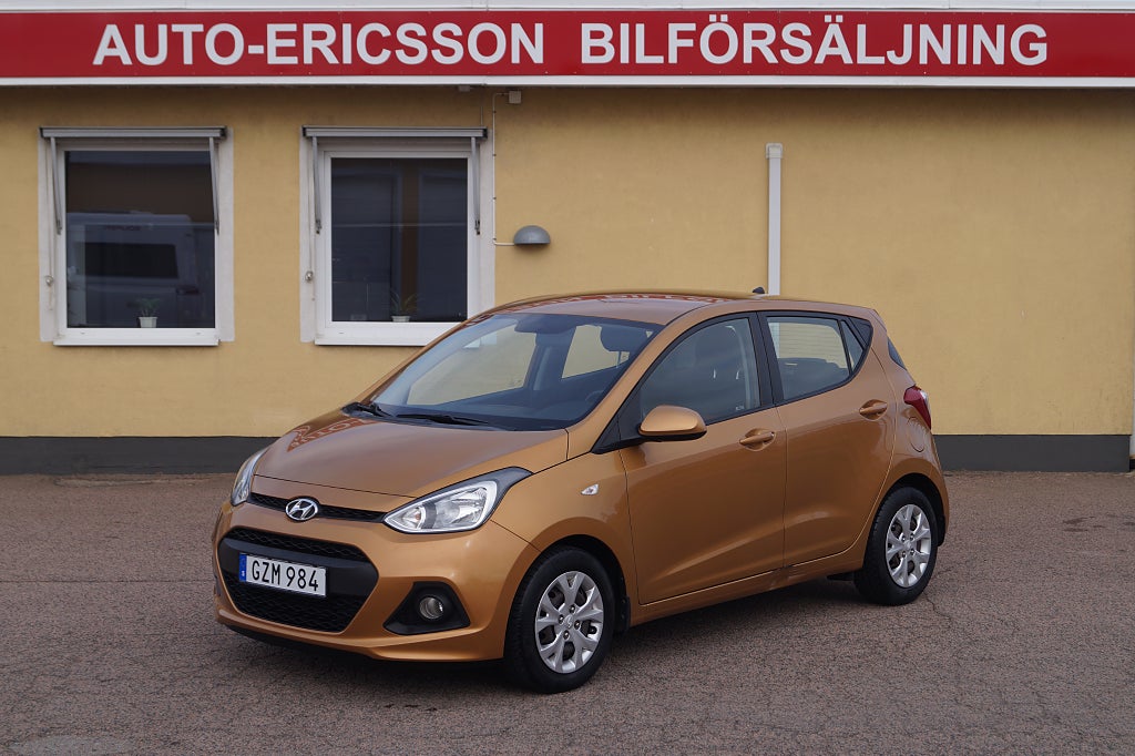 Hyundai i10 Endast 2800 mil | 1 ägare | Nyservad | Nybesiktigad